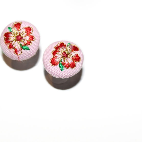 *2 for $15* Poppy Stud Earrings - Picture 2 of 3